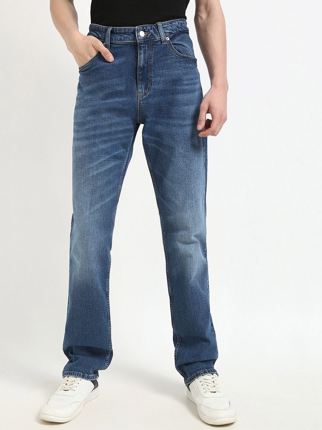 

Tommy Hilfiger Men Low Distress Light Fade Jeans, Blue