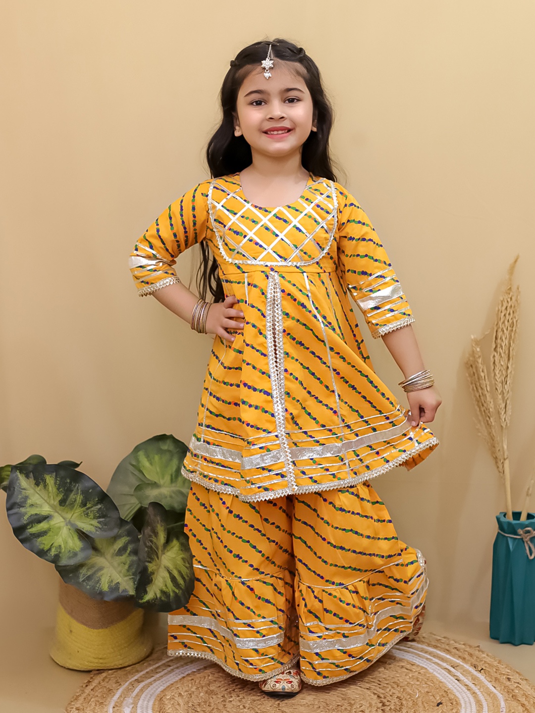 

Superminis Girls Ethnic Motifs Printed Gotta Patti Pure Cotton Anarkali Kurti with Sharara, Yellow