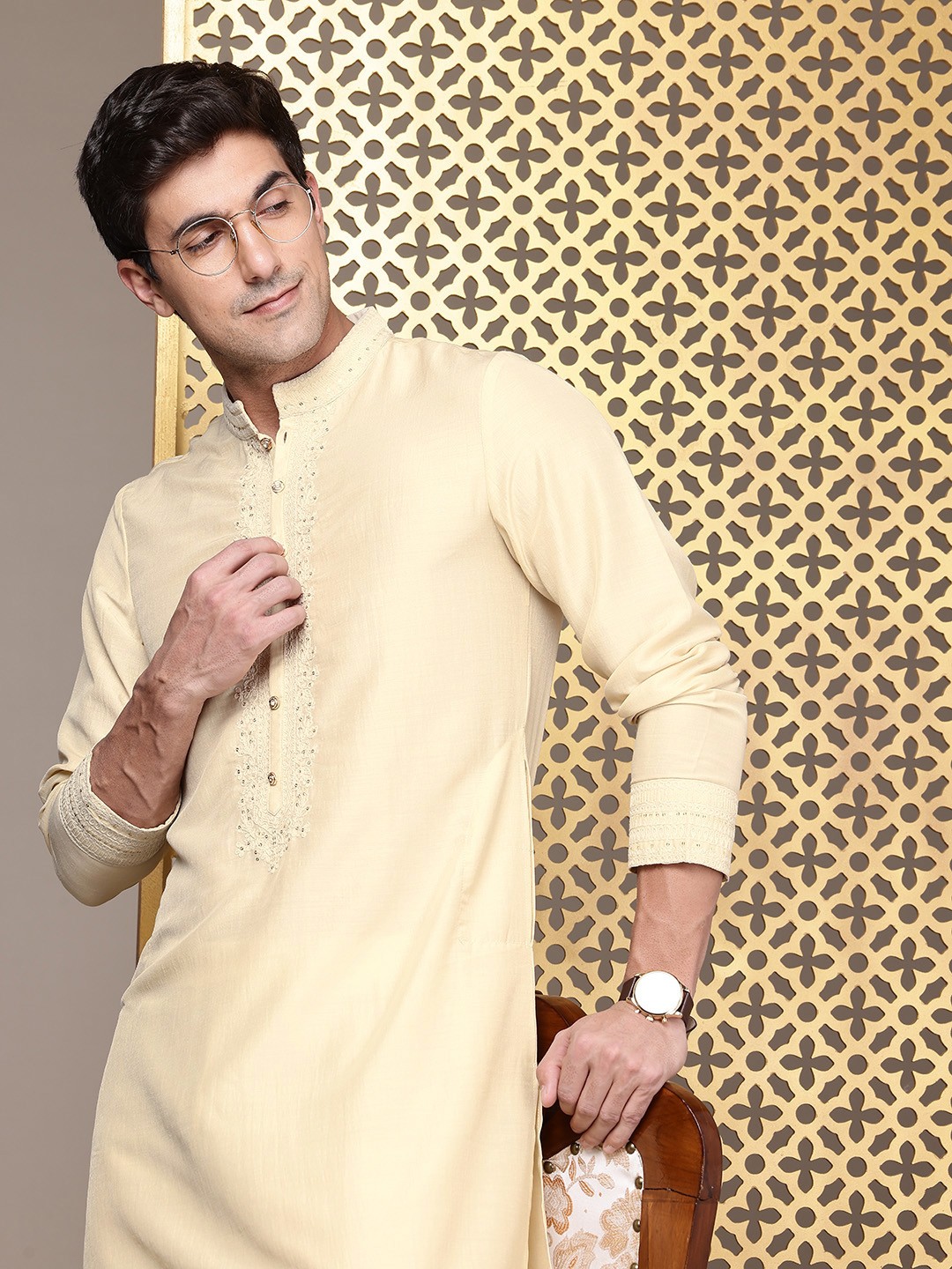 

House of Pataudi Sequinned Embellished Jashn Kurta, Beige
