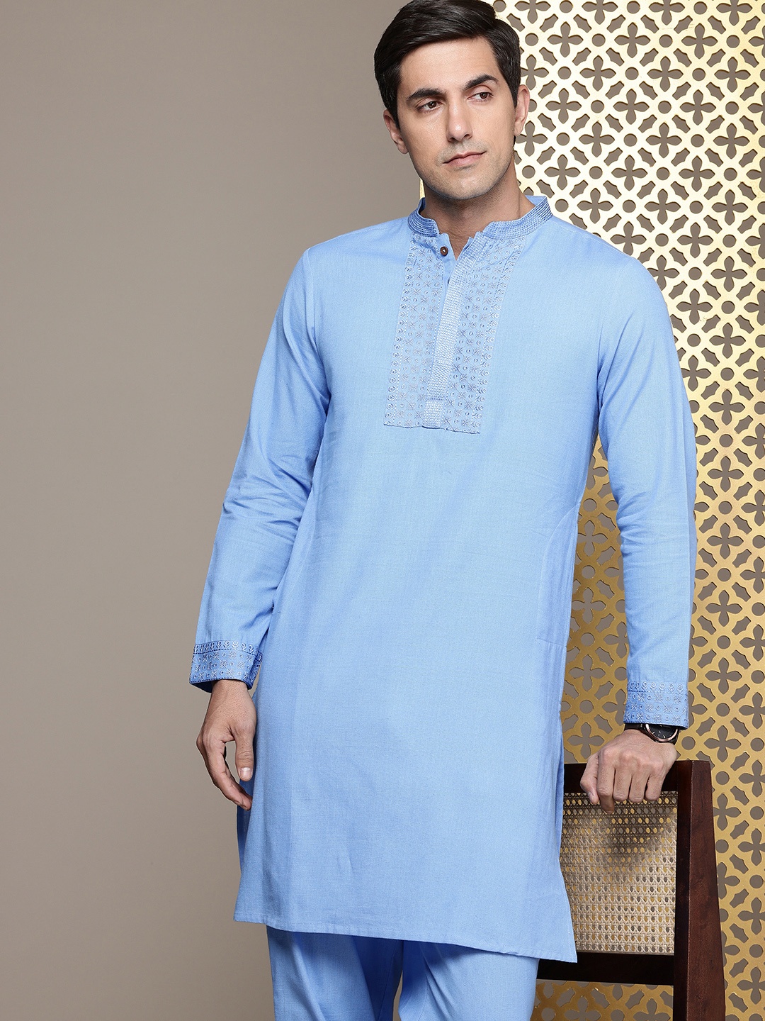 

House of Pataudi Indie Floral Yoke Design Embroidered Kurta with Trousers, Blue