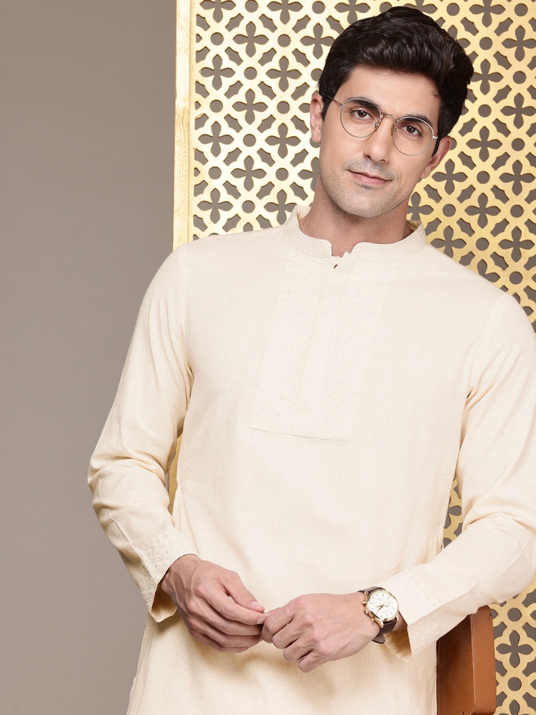 

House of Pataudi Floral Embroidered Thread Work Kurta with Trousers, Beige