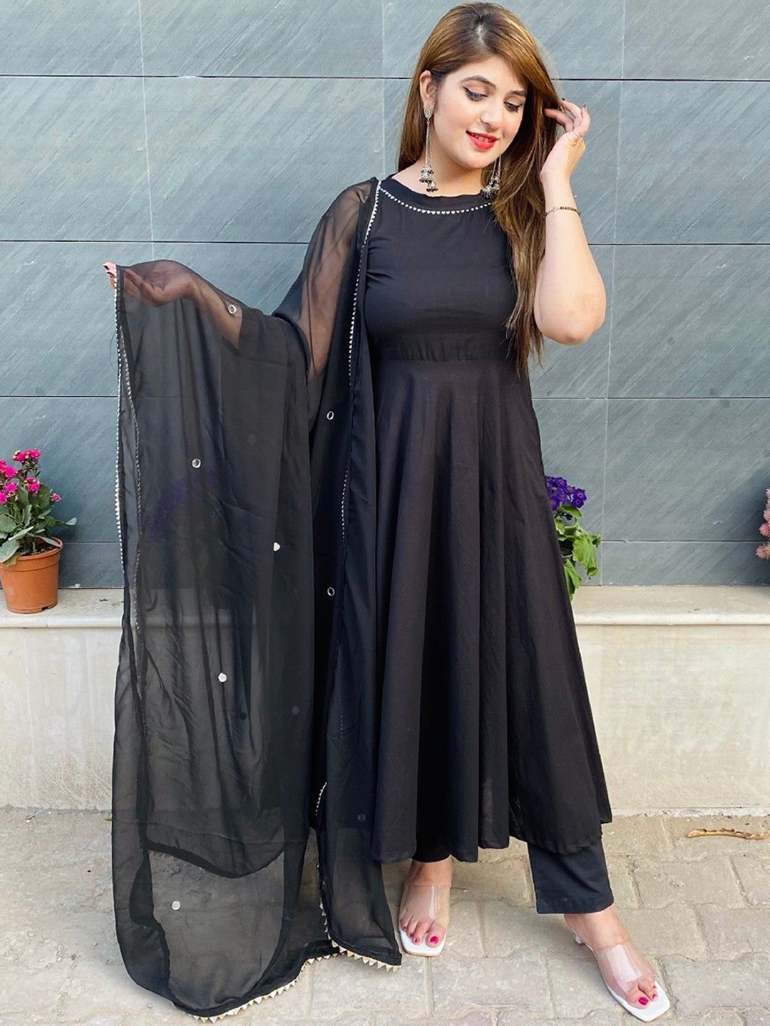 

LABEL KRISHA Boat-Neck Pure Cotton Anarkali Kurta With Trousers And Dupatta, Black