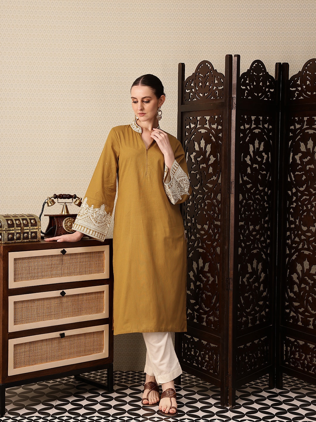 

House of Pataudi Pure Cotton Mandarin Collar Thread Work Straight Jashn Kurta, Olive