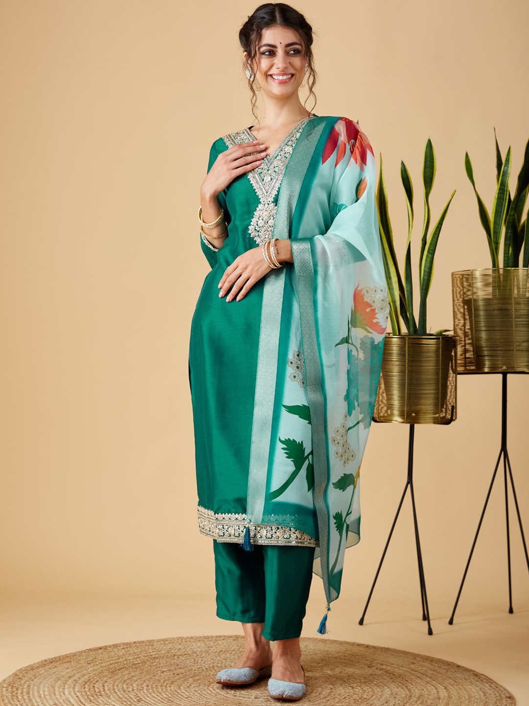 

MOKOSH Floral Embroidered V-Neck Straight Kurta With Trousers And Dupatta, Green