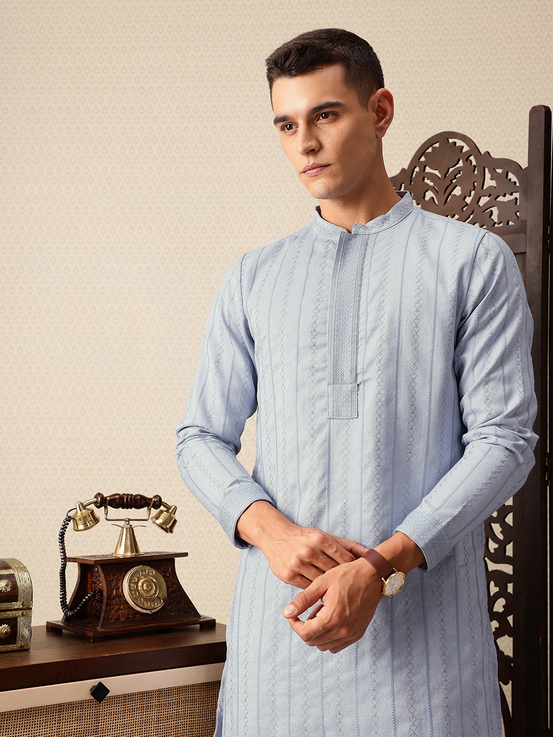 

House of Pataudi Embroidered Mandarin Collar Sequinned Jashn Kurta with Churidar, Blue