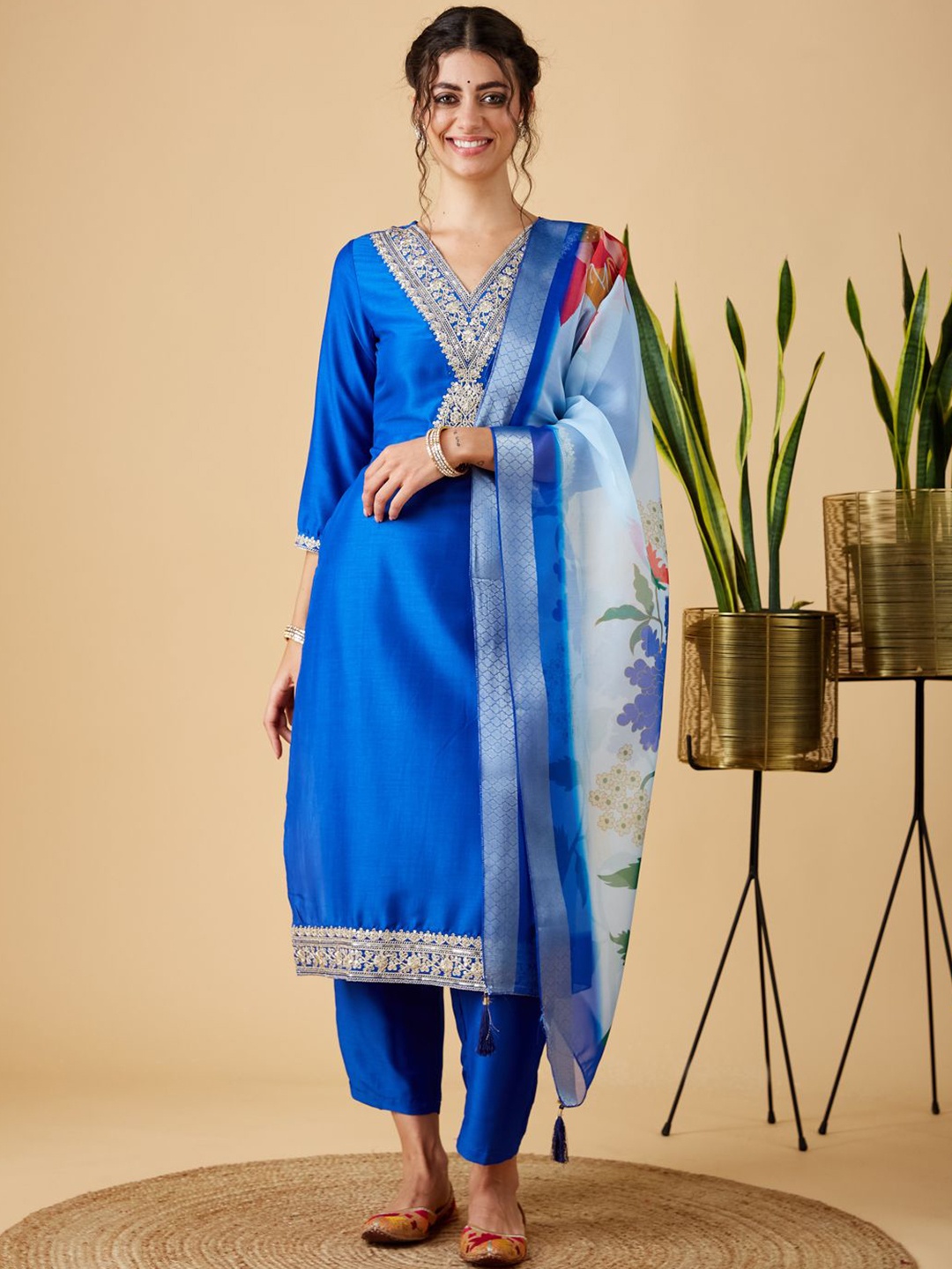 

MOKOSH Floral Embroidered V-Neck Straight Kurta With Trousers And Dupatta, Blue