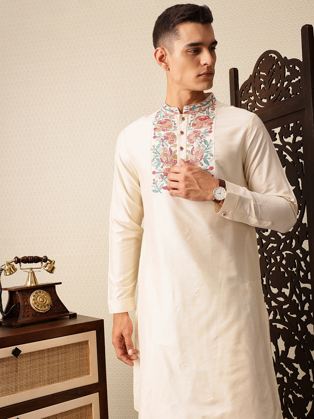 

House of Pataudi Floral Embroidered Jashn Kurta, Cream