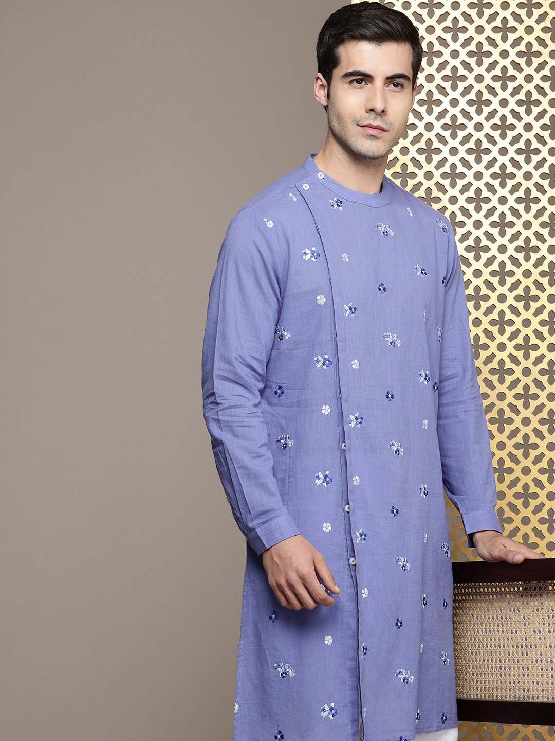 

House of Pataudi Floral Embroidered Band Collar Pure Cotton Jashn Kurta, Blue