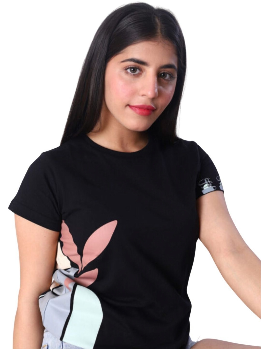 

SEREIN Women Abstract Printed Round Neck Cotton T-shirt, Black