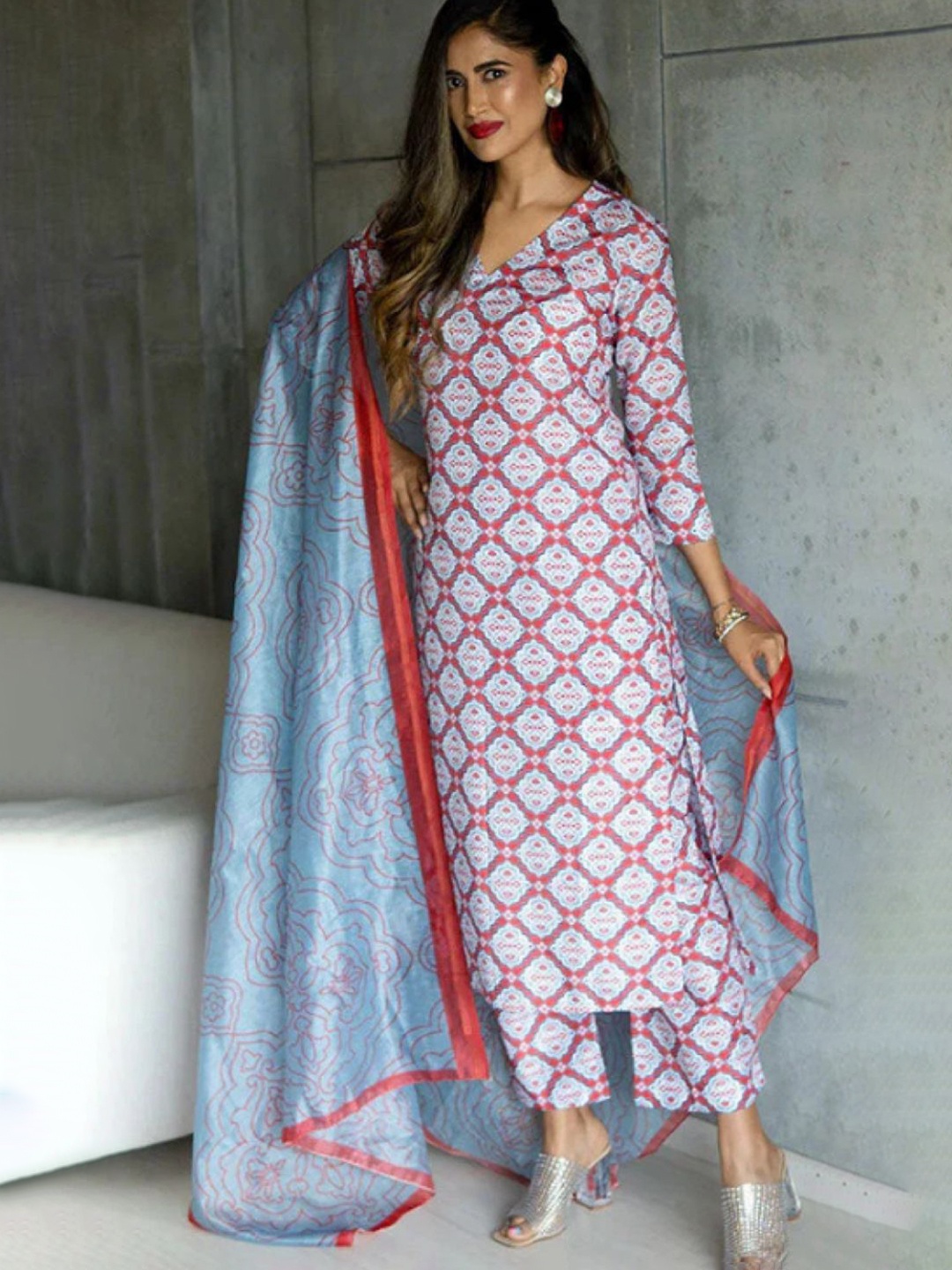 

Lookmark Ethnic Motifs Printed V-Neck Straight Kurta With Trouser And Dupatta, Red
