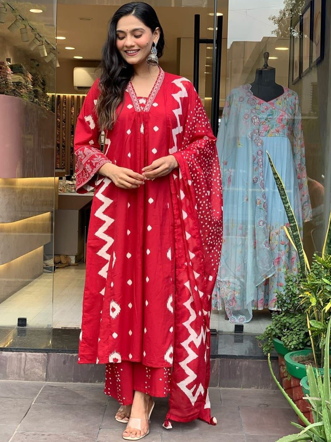 

Lookmark Geometric Printed V-Neck A-Line Kurta With Palazzo & Dupatta, Red