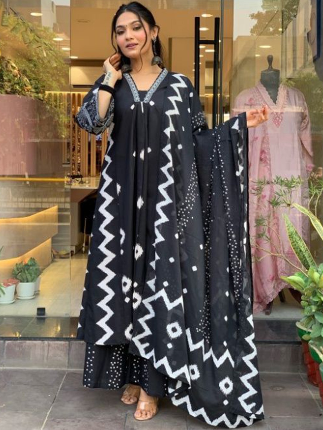 

Lookmark Geometric Printed V-neck A-Line Kurta With Palazzos And Dupatta, Black