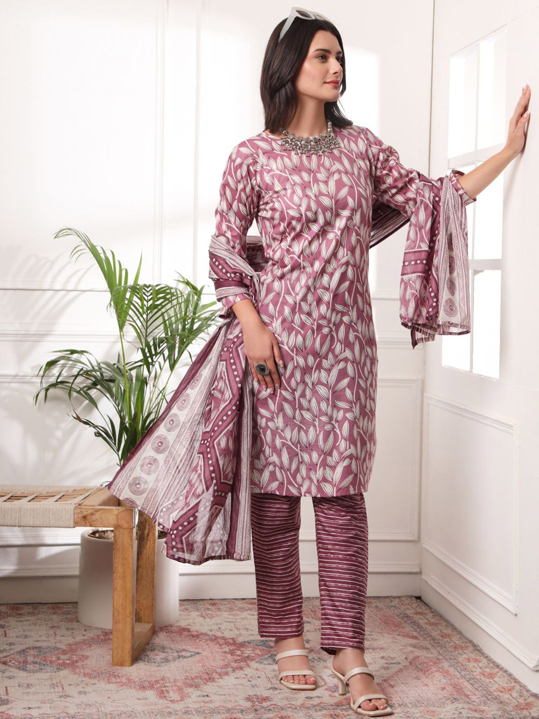 

VIVARAA FASHION Floral Printed Pure Cotton Kurta With Trousers And Dupatta, Pink