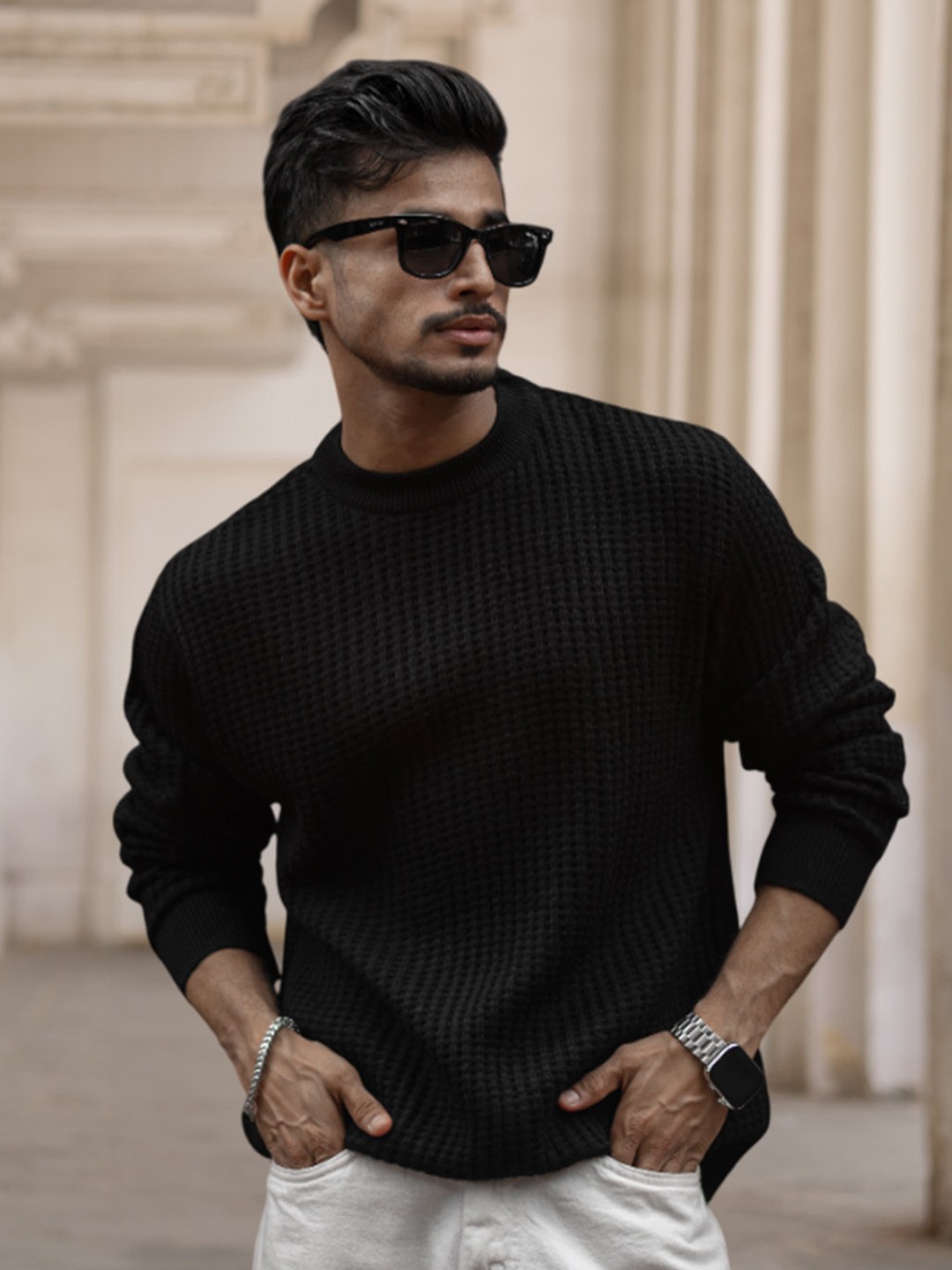 

Powerlook Men Solid Round Neck T-shirt, Black