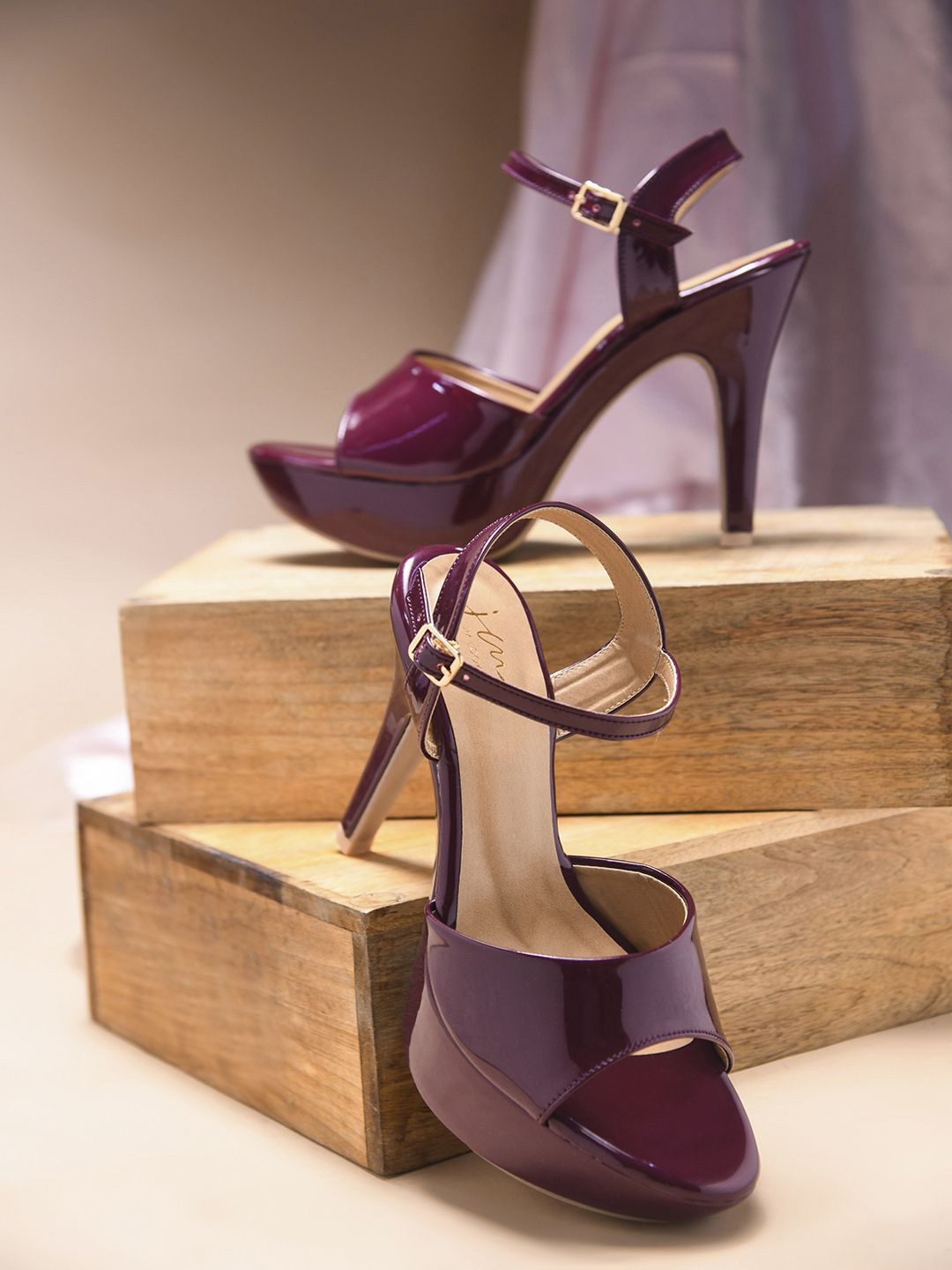 

JM Looks Stiletto Sandals with Buckles, Maroon