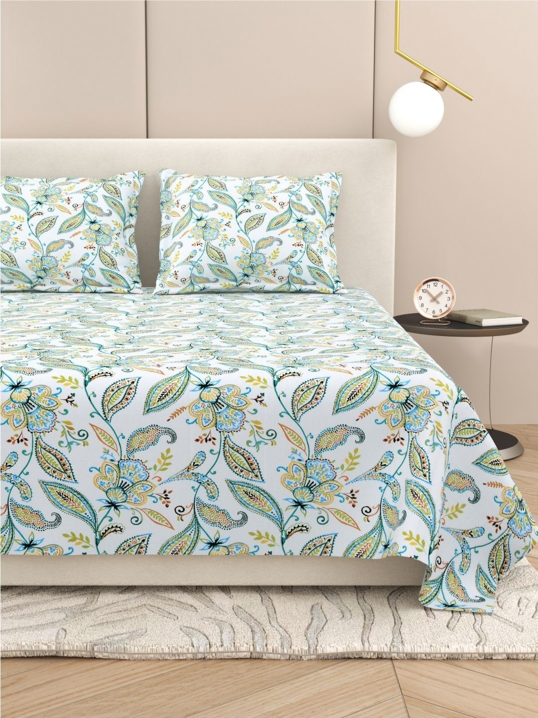

DREAM WEAVERZ Floral King Size Bedsheet With 2 Pillow Cover, White