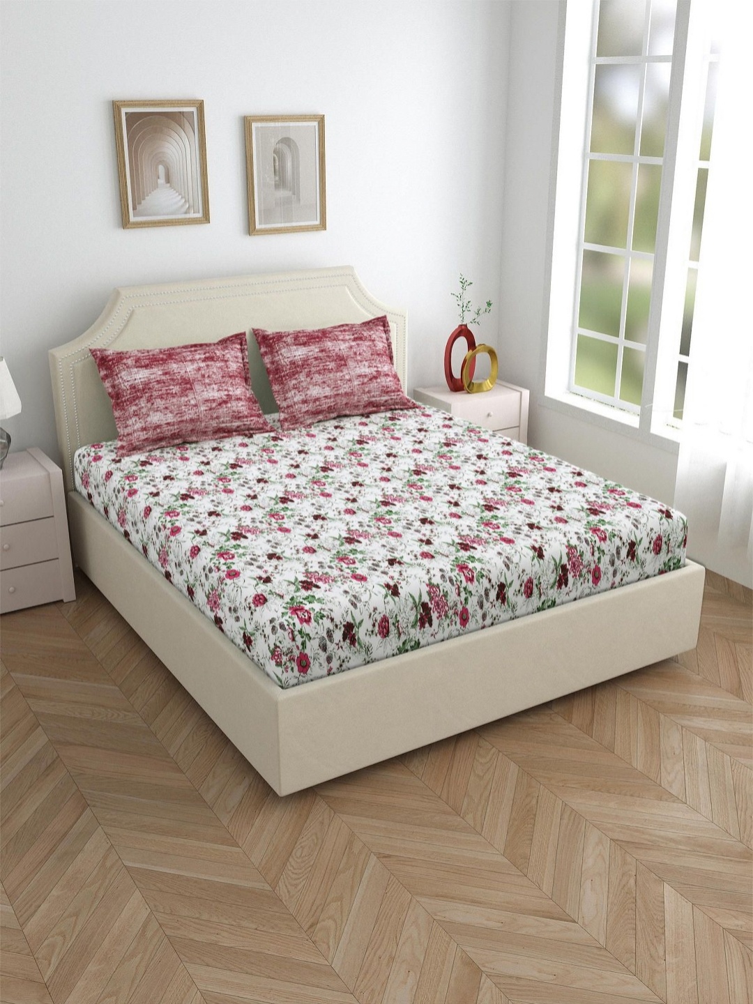 

Aura BLISS White & Pink Floral Pure Cotton 180 TC King Bedsheet Set 2.74 m X 2.74 m