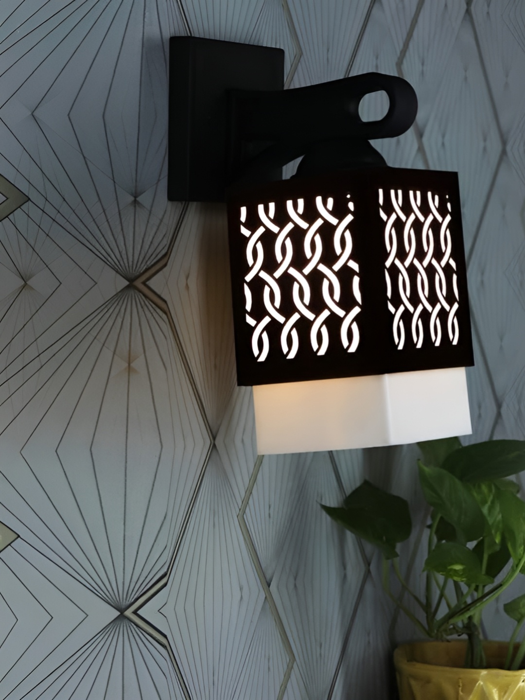 

Gojeeva Black & White Textured Square Shaped Wooden Wall Lamp