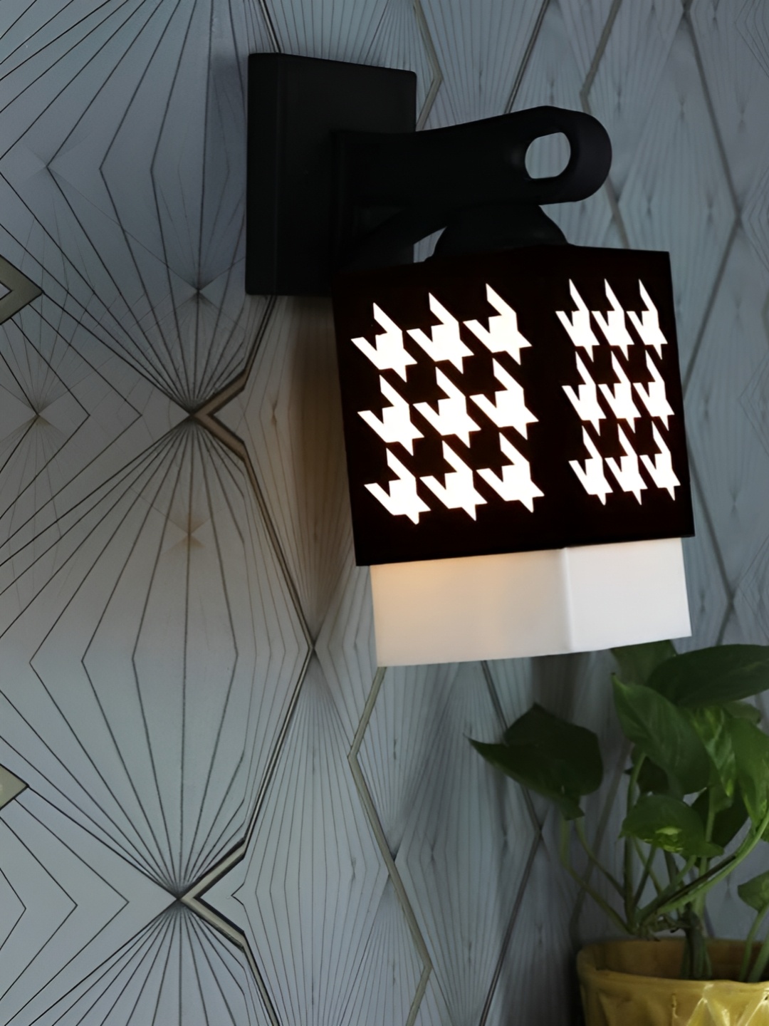 

Gojeeva Black & White Textured Square Shaped Wooden Wall Lamp