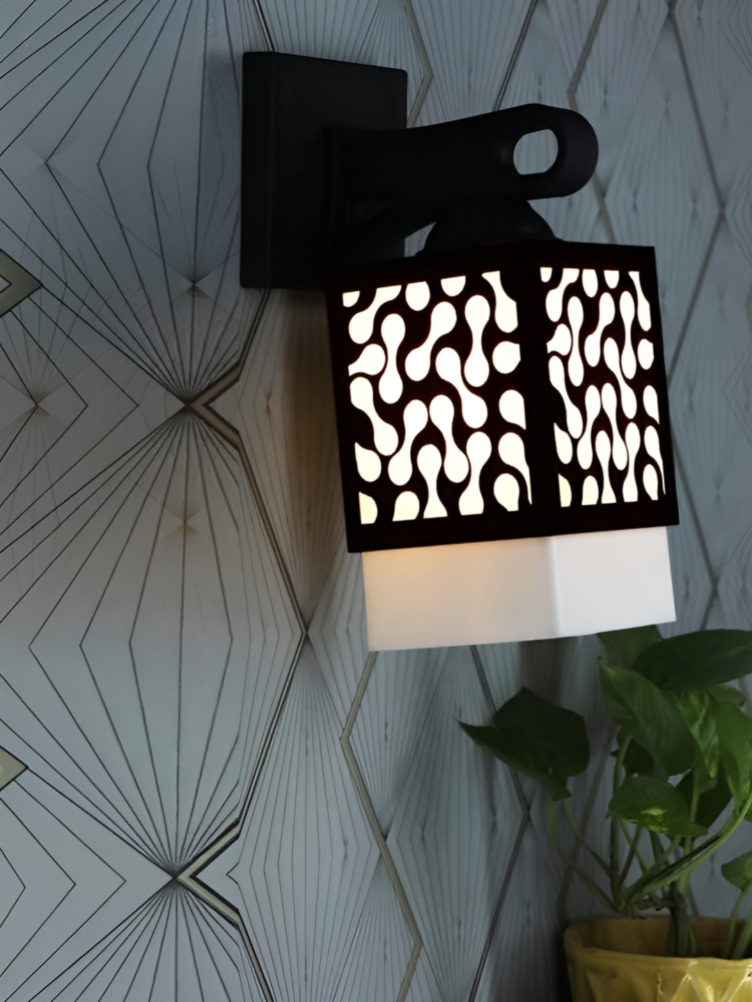 

Gojeeva Black & White Textured Wooden Square Shaped Wall Lamp