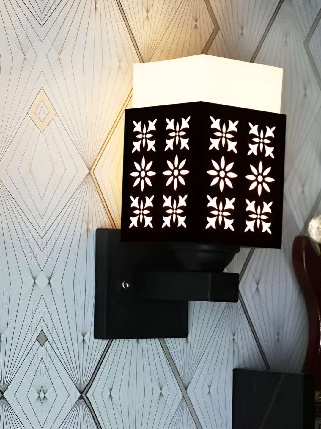 

Gojeeva Black & White Textured Wooden Square Shaped Wall Lamp