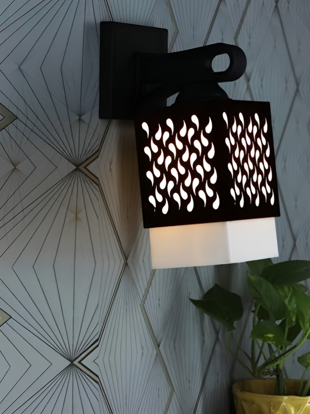 

Gojeeva Black & White Textured Wooden Square Shaped Wall Lamp