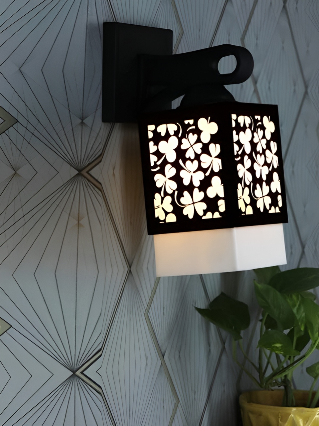 

Gojeeva Black & White Textured Square Shaped Wooden Wall Lamp