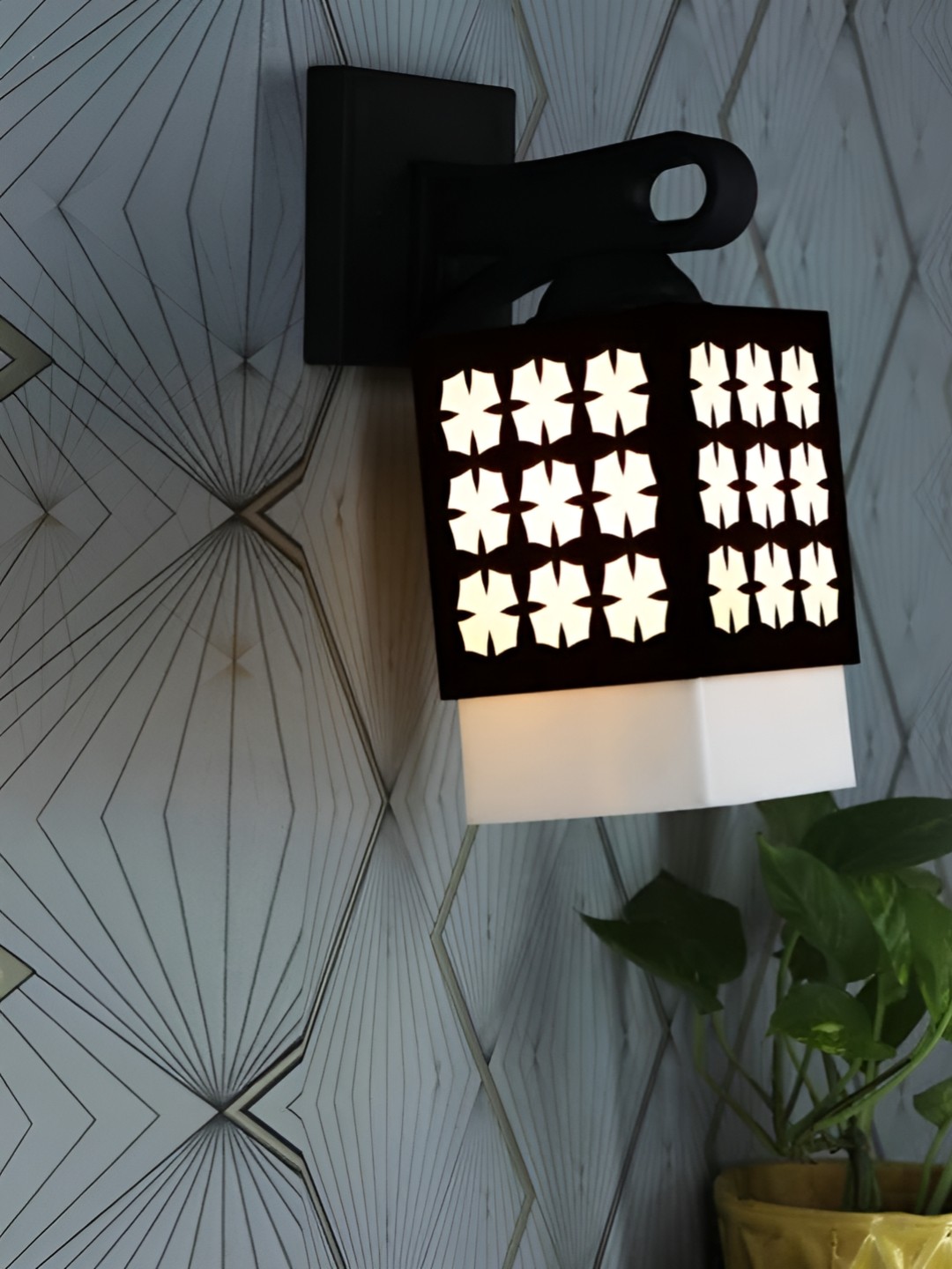 

Gojeeva Black & White Textured Wooden Rectangle Shaped Wall Lamp