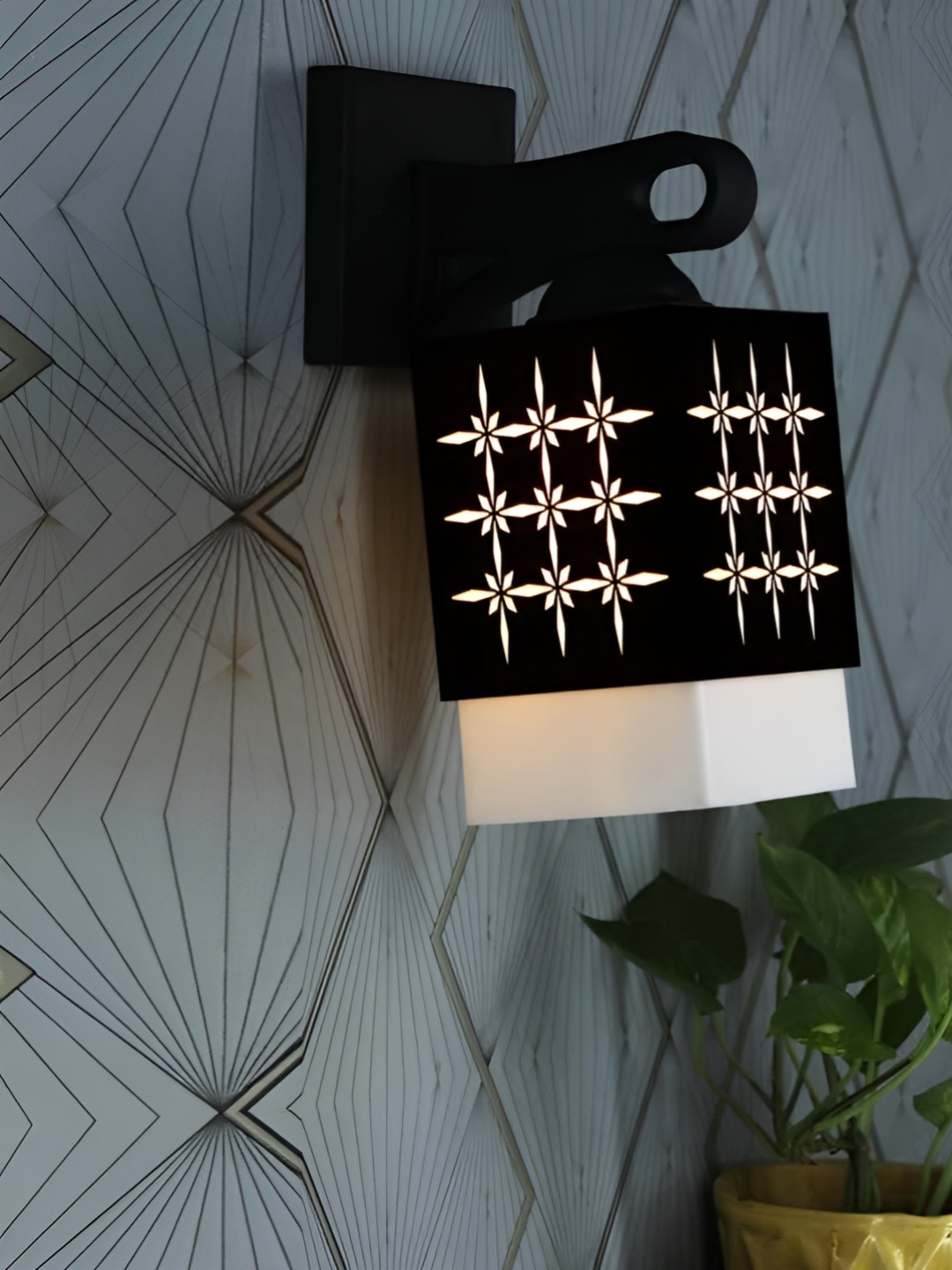 

Gojeeva Black & White Floral Textured Square Shaped Wooden Wall Lamp