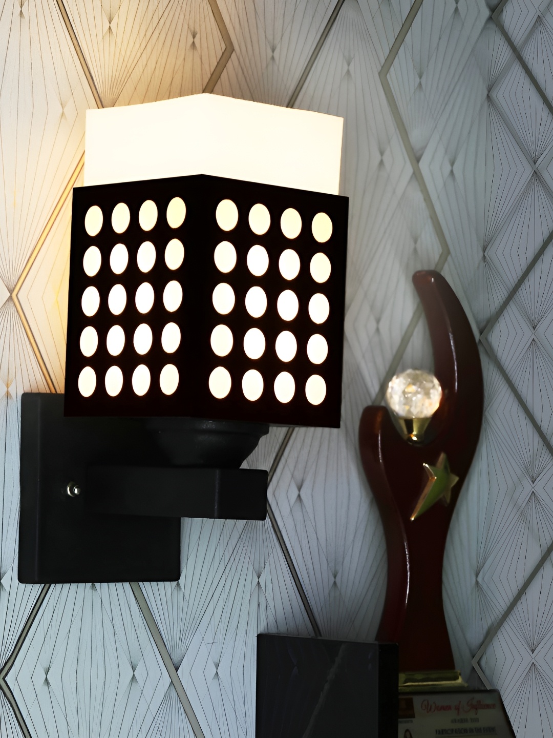 

Gojeeva Black & White Textured Square Shaped Wooden Wall Lamp