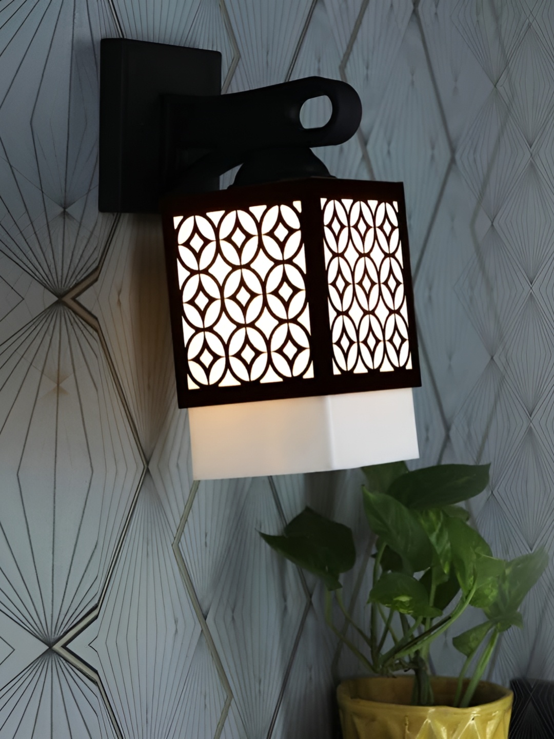 

Gojeeva Black & White Textured Wooden Square Shaped Wall Lamp