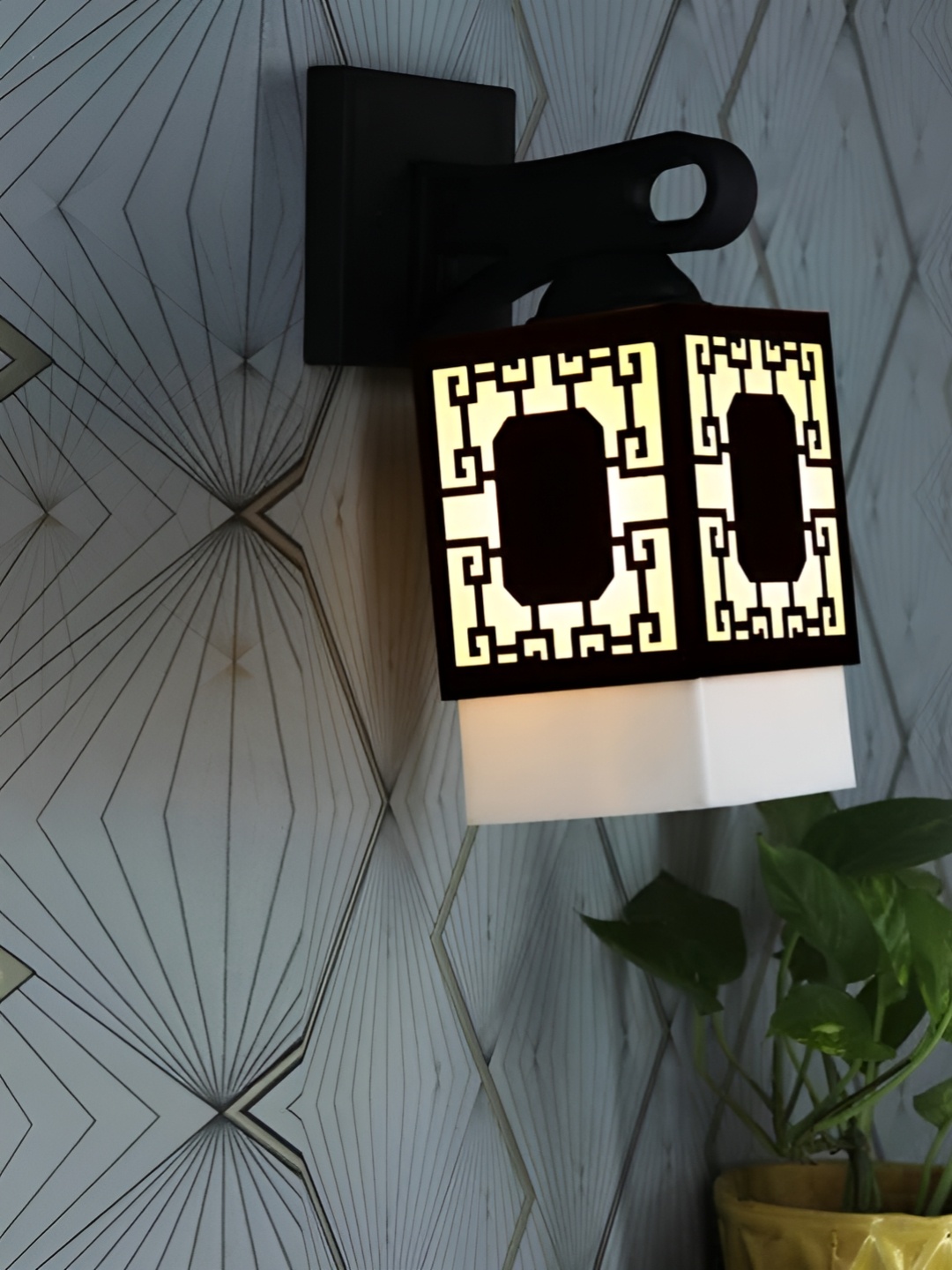 

Gojeeva Black & White Textured Square Shaped Wooden Wall Lamp