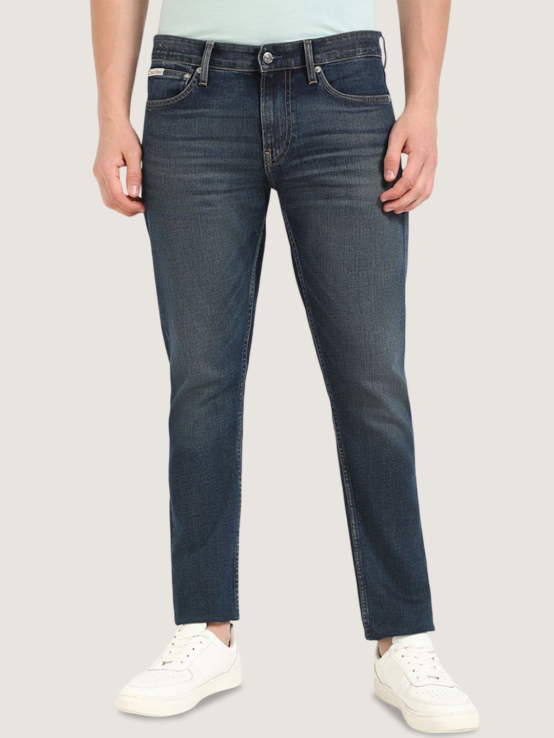 

Calvin Klein Jeans Men Slim Fit Light Fade Jeans, Blue