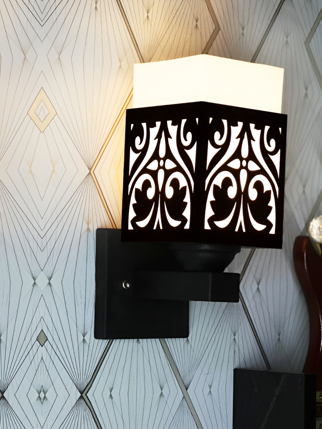 

Gojeeva Black & White Textured Wooden Square Shaped Wall Lamp