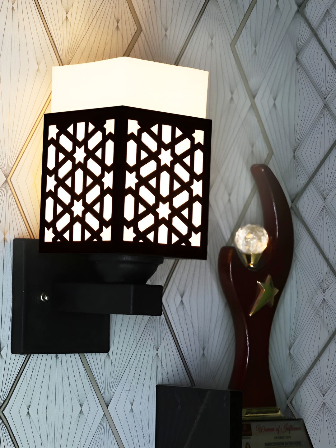 

Gojeeva Black & White Textured Square Shaped Wooden Wall Lamp