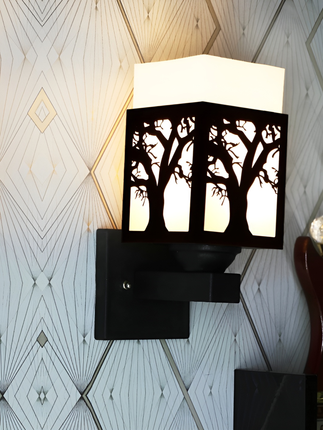 

Gojeeva Black and White Textured Wooden Square Shaped Wall Lamp