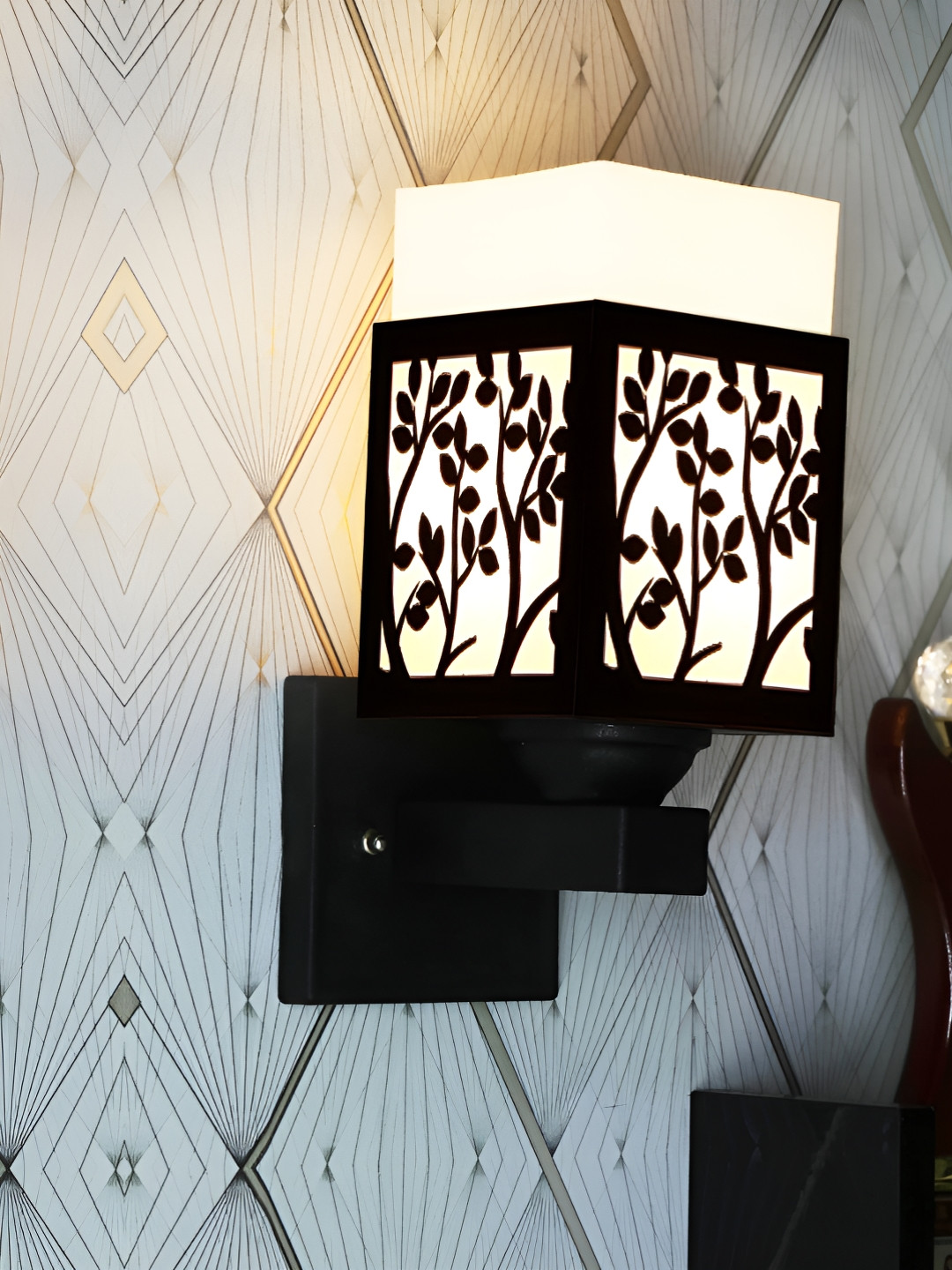 

Gojeeva Black & White Floral Textured Square Shaped Wooden Wall Lamp