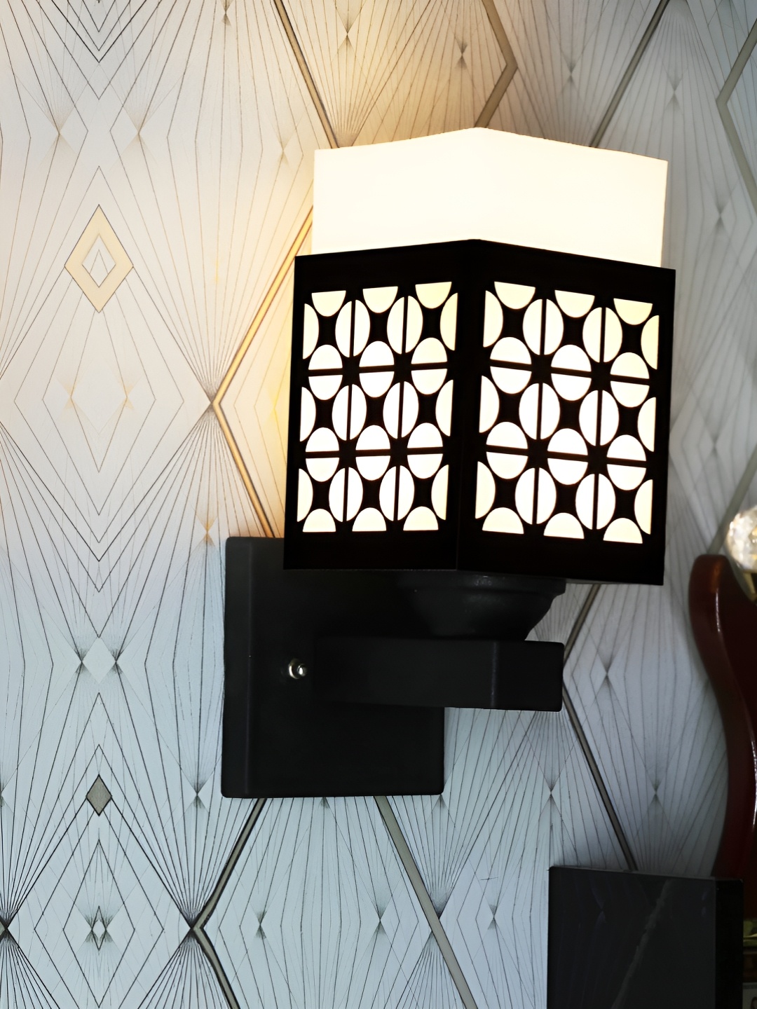 

Gojeeva Black and White Textured Wooden Square Shaped Wall Lamp