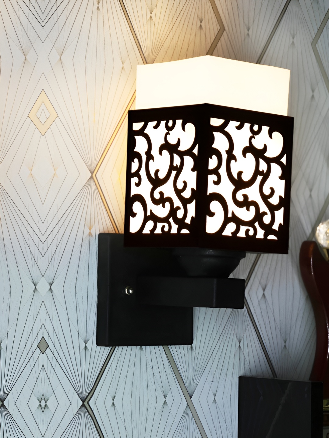 

Gojeeva Black & White Textured Wooden Square Shaped Wall Lamp