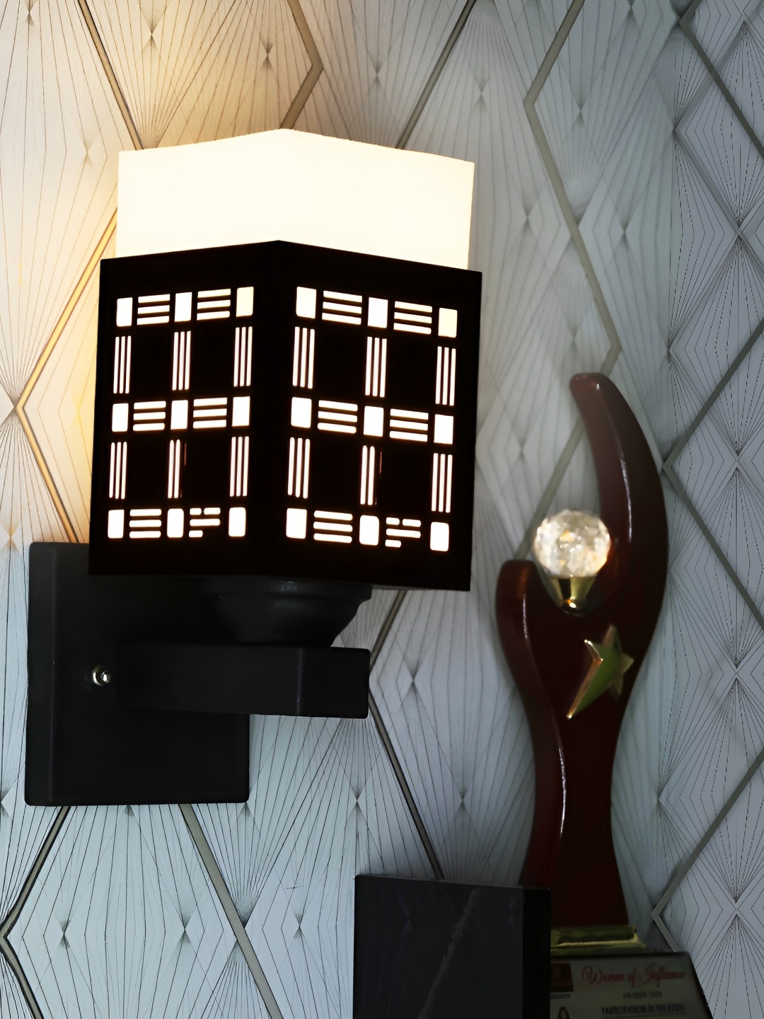 

Gojeeva Black & White Textured Wooden Rectangle Shaped Wall Lamp