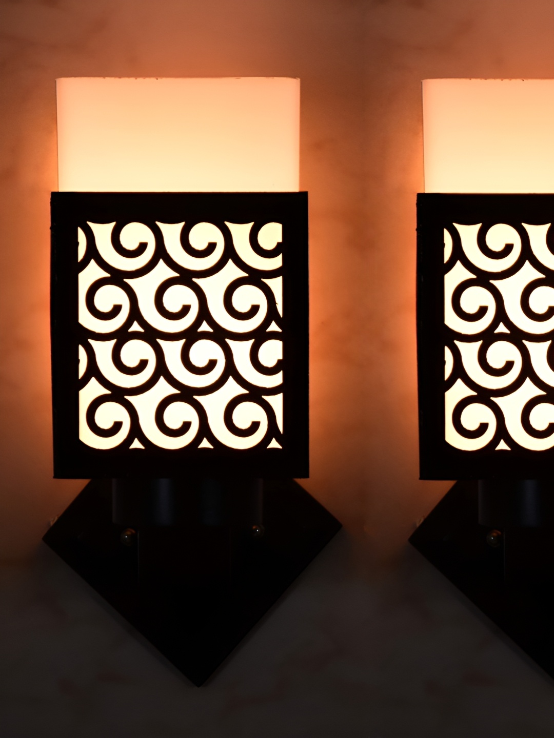 

Gojeeva Black & White 2 Pieces Textured Wooden Square Shaped Wall Lamps