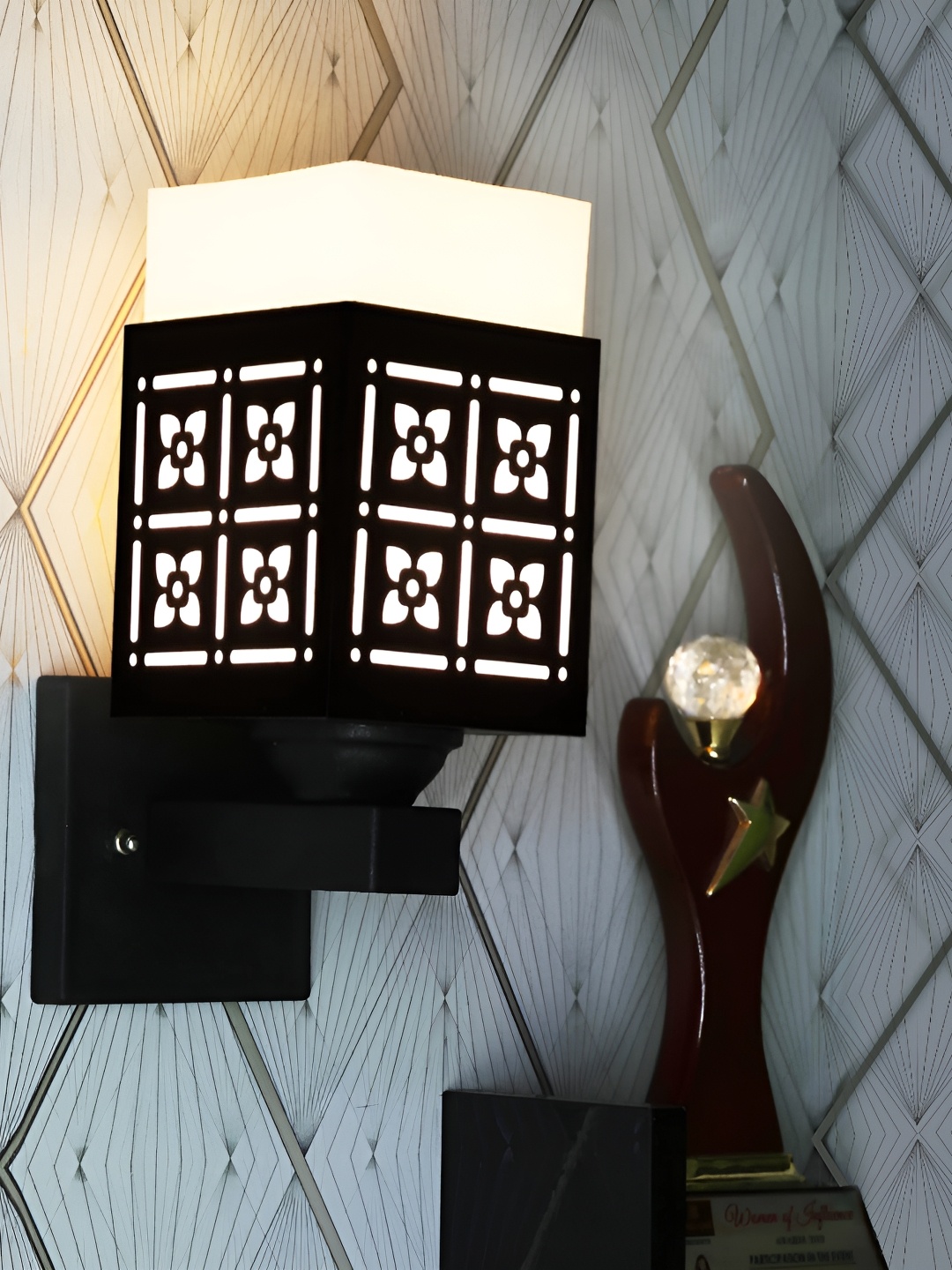 

Gojeeva Black & White Textured Wooden Rectangle Shaped Wall Lamp