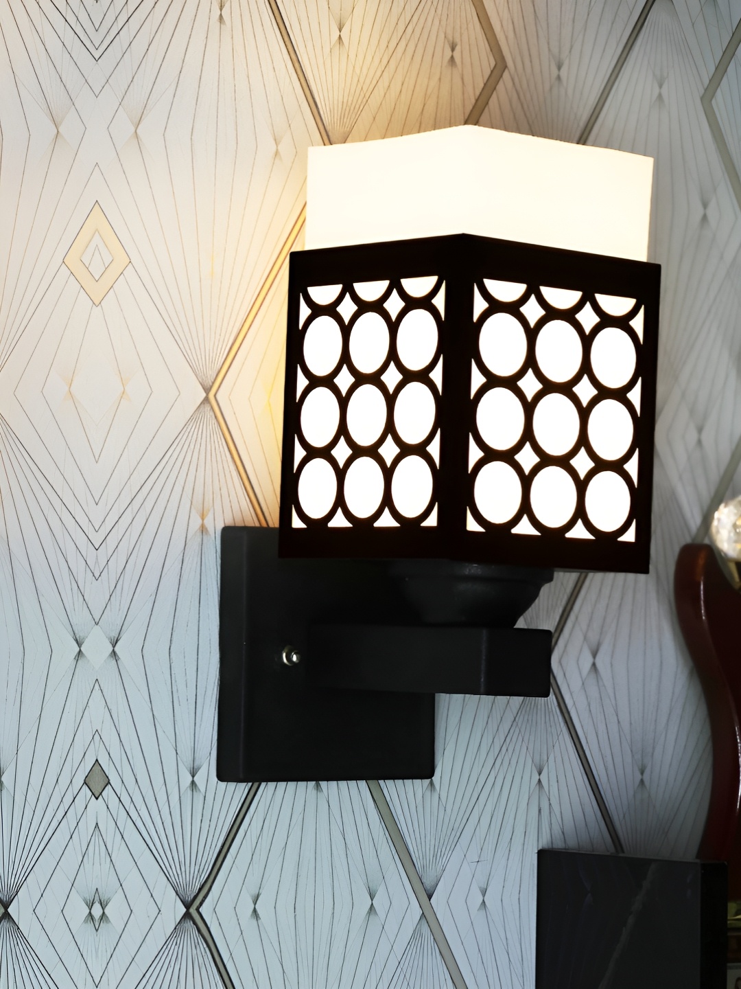 

Gojeeva Black and White Textured Wooden Square Shaped Wall Lamp