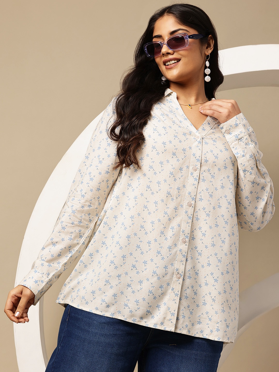 

Sztori Plus Size Floral Printed Casual Shirt, Off white