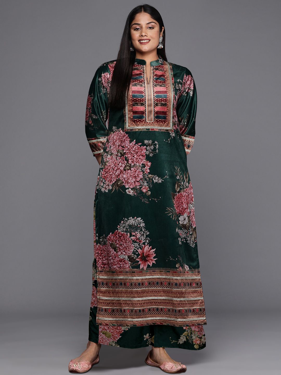 

A PLUS BY AHALYAA Floral Printed Straight Gotta Patti Velvet Kurta With Palazzos, Green