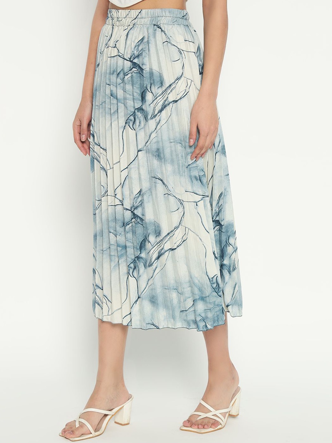 

Krunal Raiyani Women Abstract Printed Pleated A-Line Midi Skirt, White