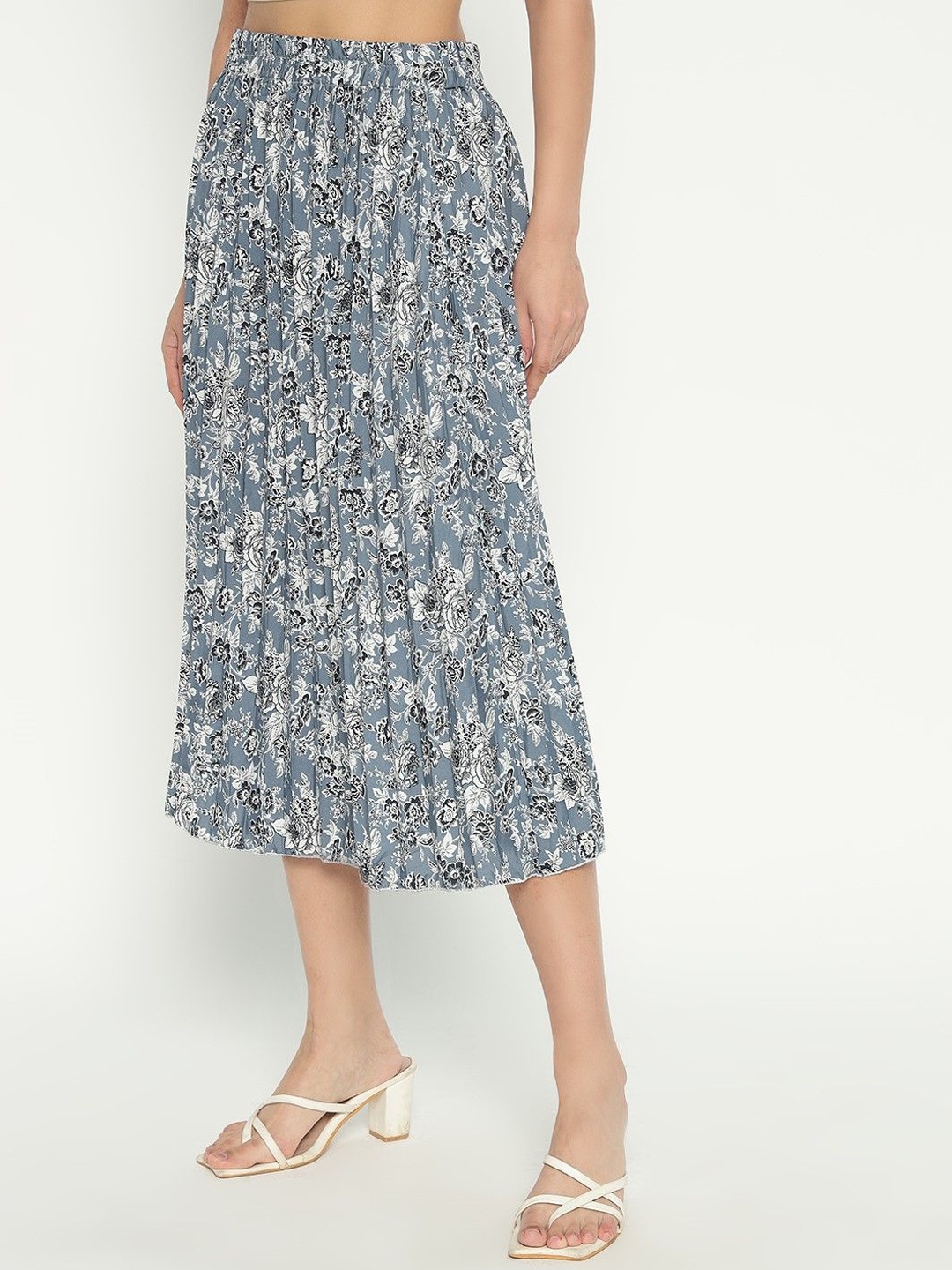 

Krunal Raiyani Women Floral Printed Flared Midi Skirt, Grey