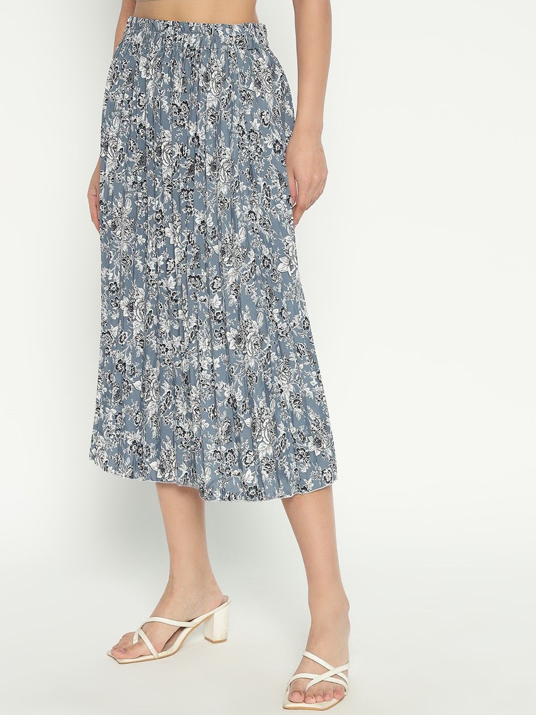 

Krunal Raiyani Women Floral Printed Pleated A-Line Midi Skirt, Blue