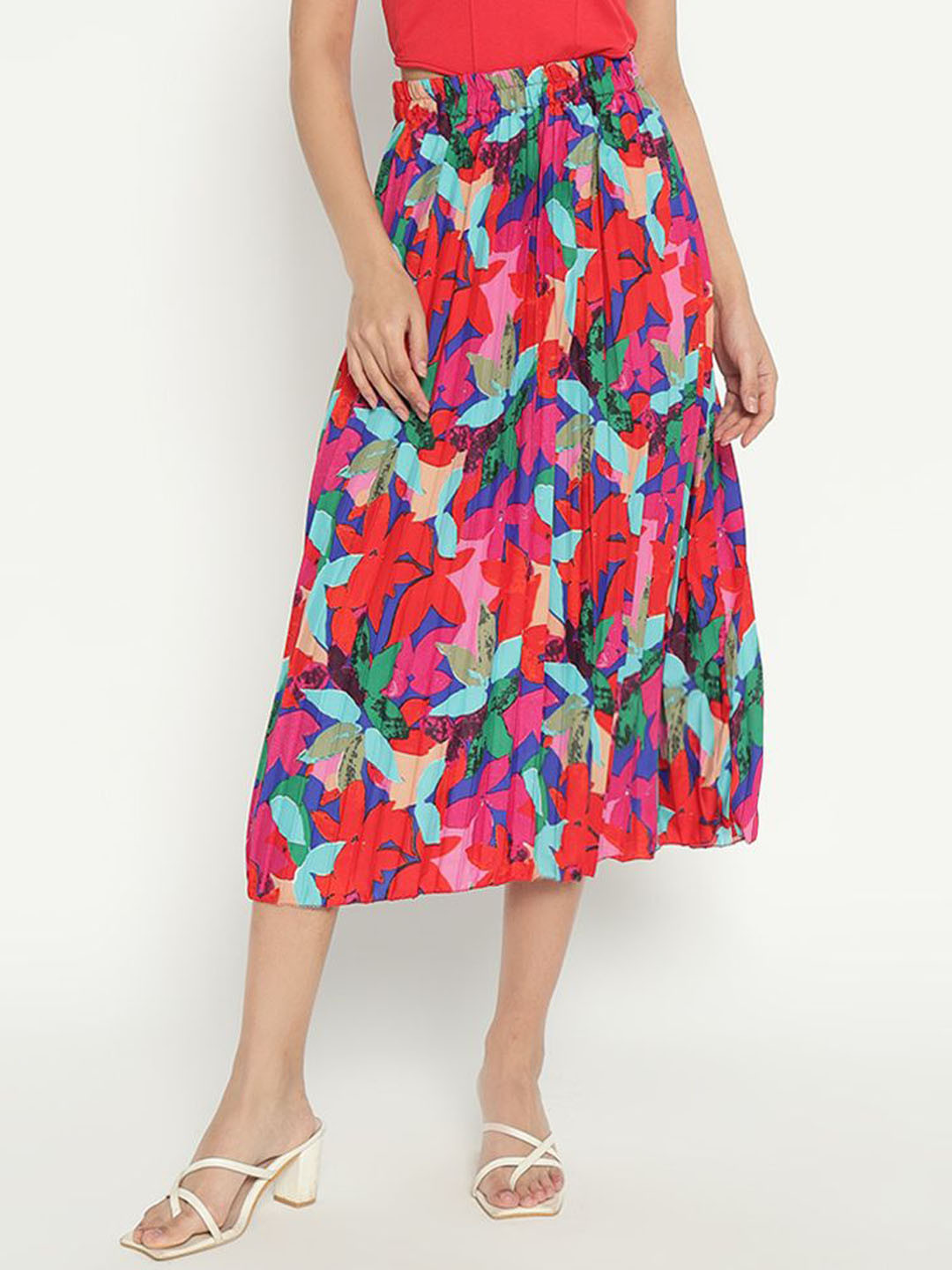 

Krunal Raiyani Women Floral Printed Flared Midi Skirt, Red