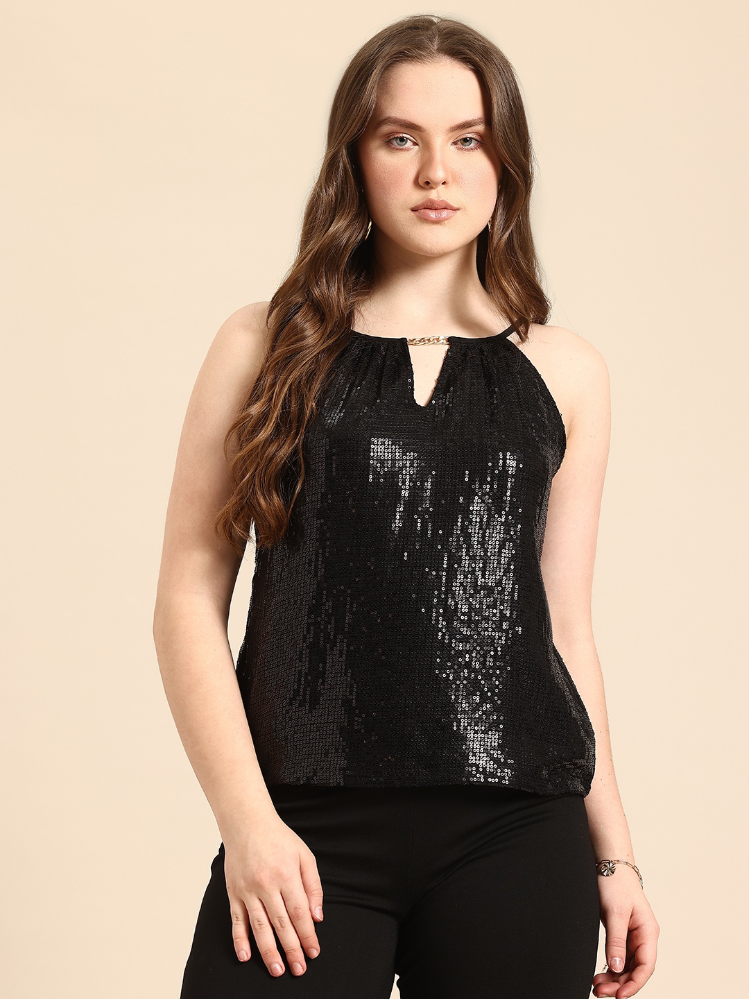 

Qurvii Embellished Keyhole Neck Cami Top, Black